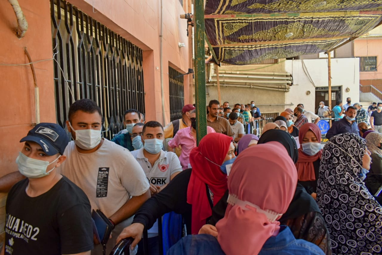 تطعيم المواطنين والمسافرين بلقاح كورونا