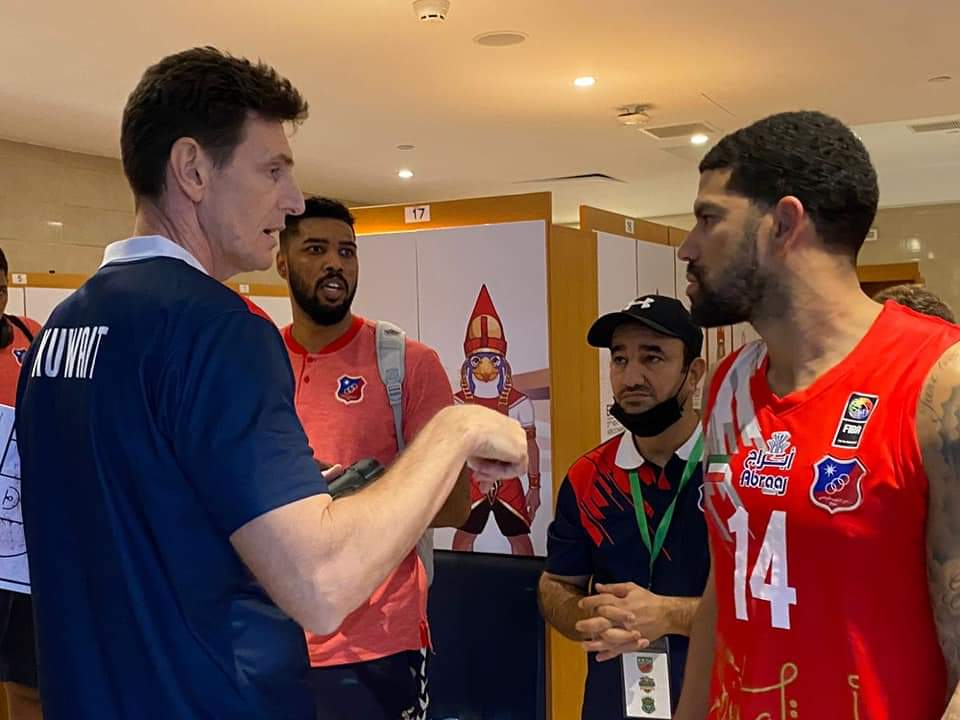 الكويت الكويتي يتأهل إلى نهائي البطولة العربية للسلة