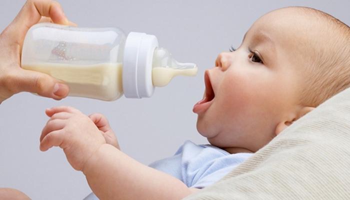 تفسير رؤية سحب الثدي من فم الطفل في المنام