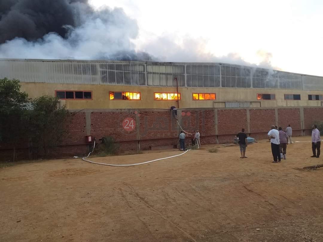 حريق مصنع بالعاشر من رمضان 01