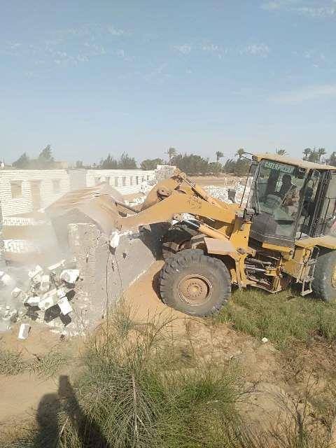 إزالة التعديات على الأراضي بالشرقية 02