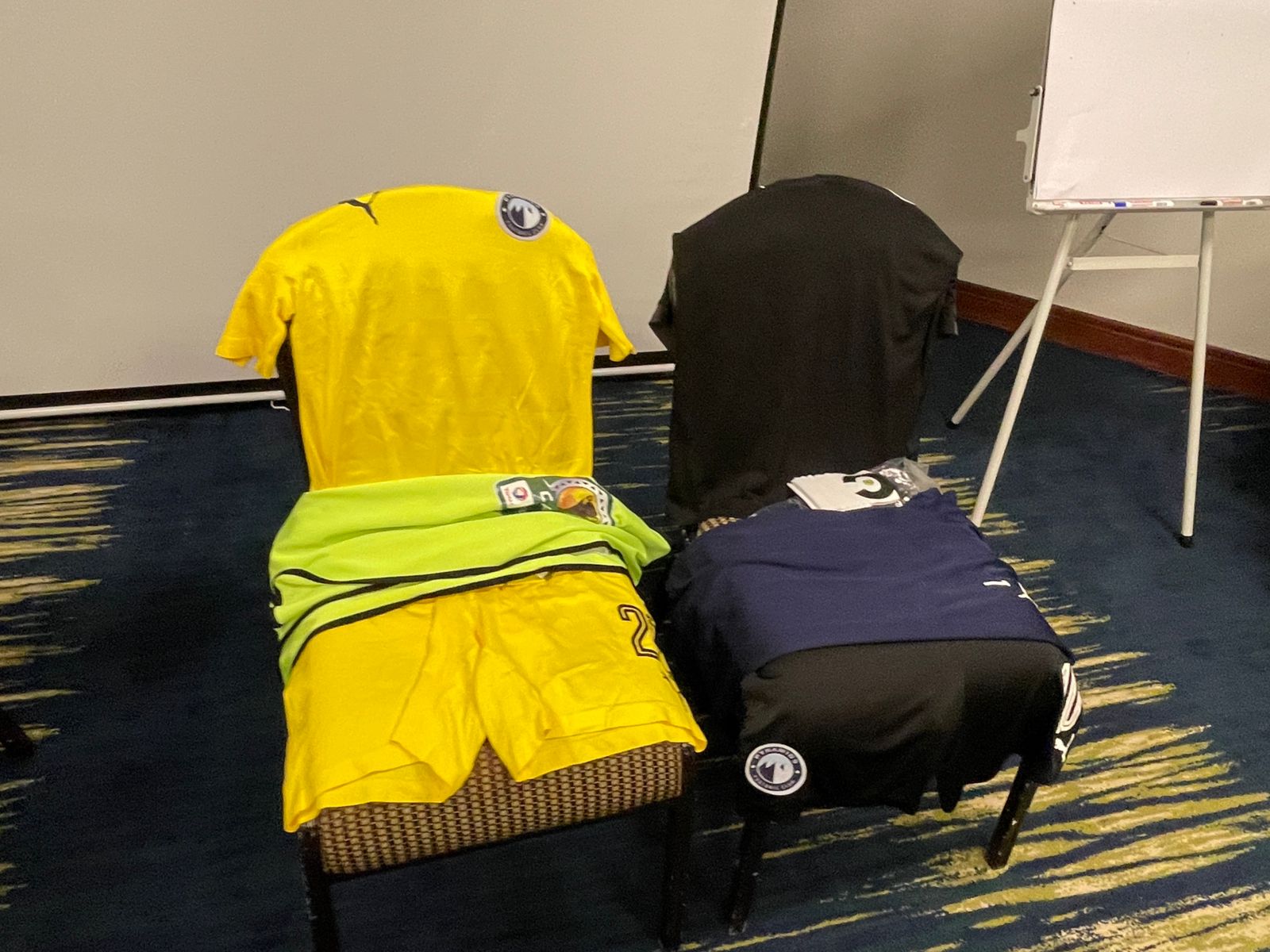 بيراميدز وعزام التنزاني