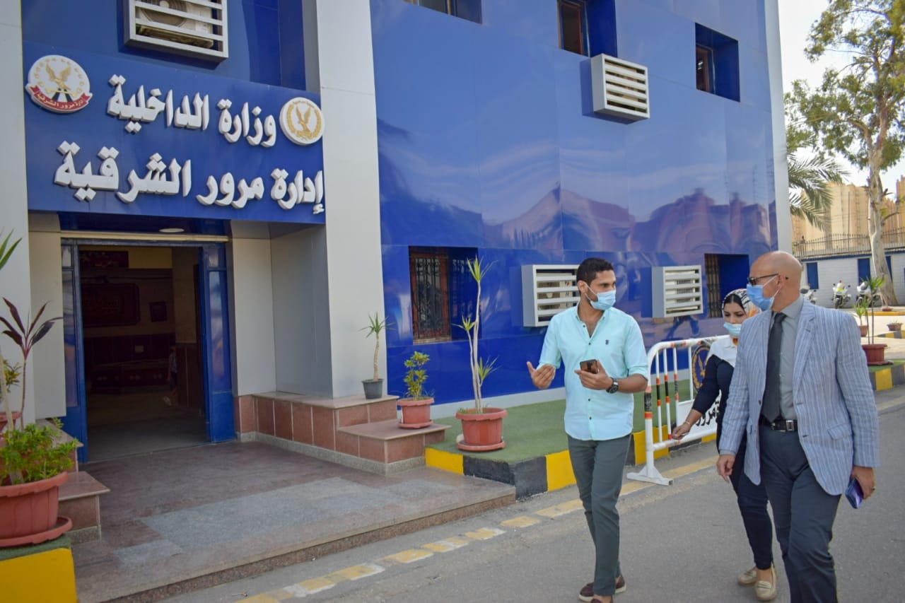 تطعلم المواطنين بلقاح كورونا في إدارة المرور بالشرقية 02