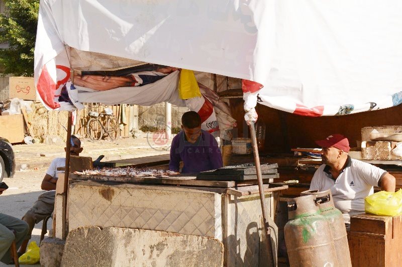 فرش بسيط لكسب الرزق الحلال 