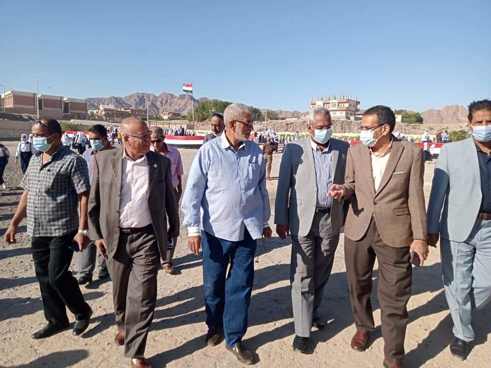 جولة تفقدية لوكيل تعليم البحر الأحمر