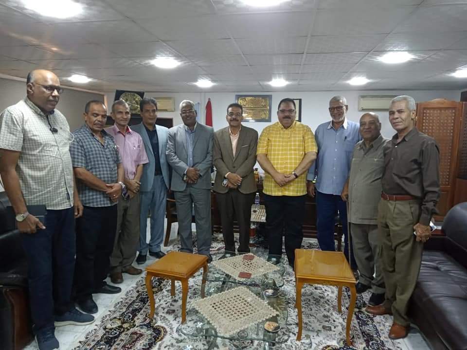 جولة تفقدية لوكيل تعليم البحر الأحمر