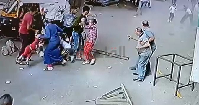  صور من حادث سقوط سيارة من أعلى  محور  صفط اللبن