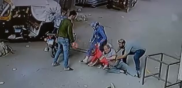  صور من حادث سقوط سيارة من أعلى  محور  صفط اللبن