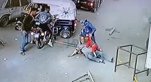  صور من حادث سقوط سيارة من أعلى  محور  صفط اللبن