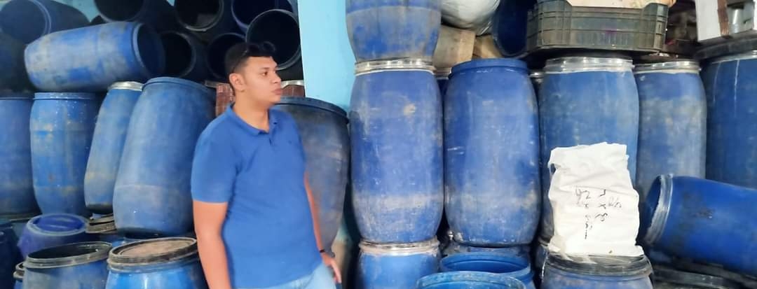 ضبط مصنع مخلل دون ترخيص في الفيوم