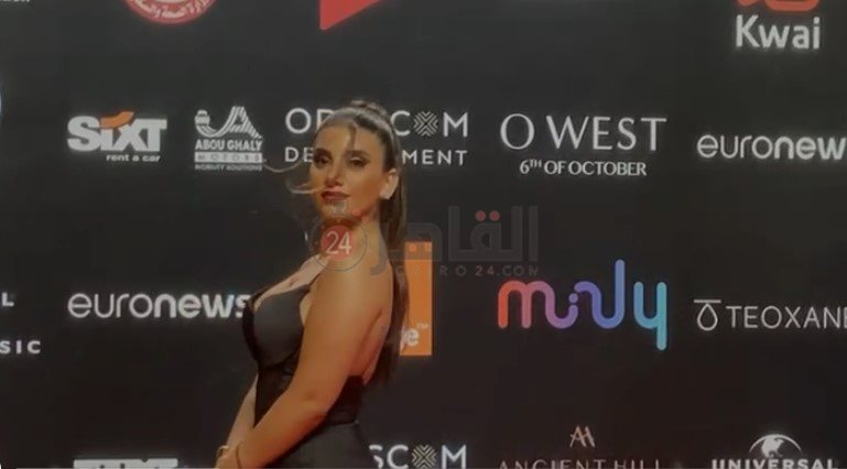 جورجينا طواف في الجونة (1)