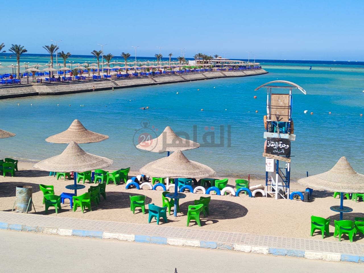  شواطئ الغردقة تفقد روادها مع بداية انخفاض الحرارة