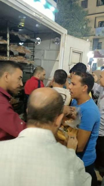 تزاحم على سيارة الفينو بالشرقية 04