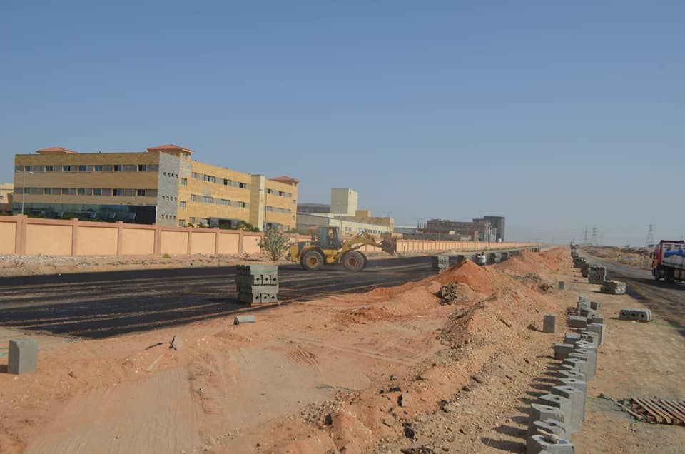 تمهيد الطريق لموقف سيارات القطار الكهربائي بالعاشر من رمضان 02