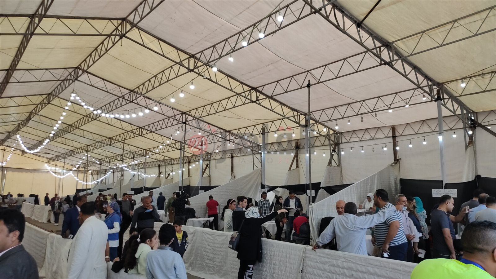 إقبال كبير على انتخابات نادي الرواد 011