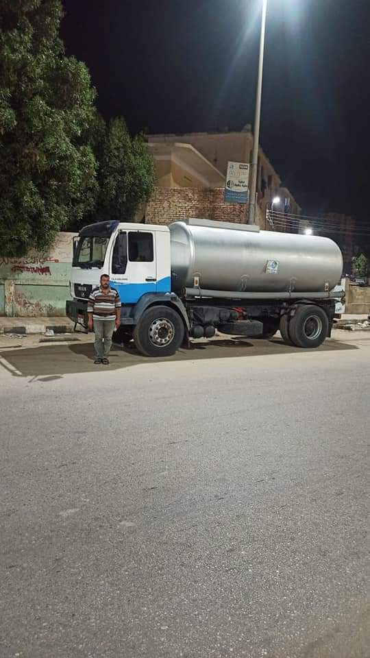 توافد سيارات المياه المتنقلة في الفيوم