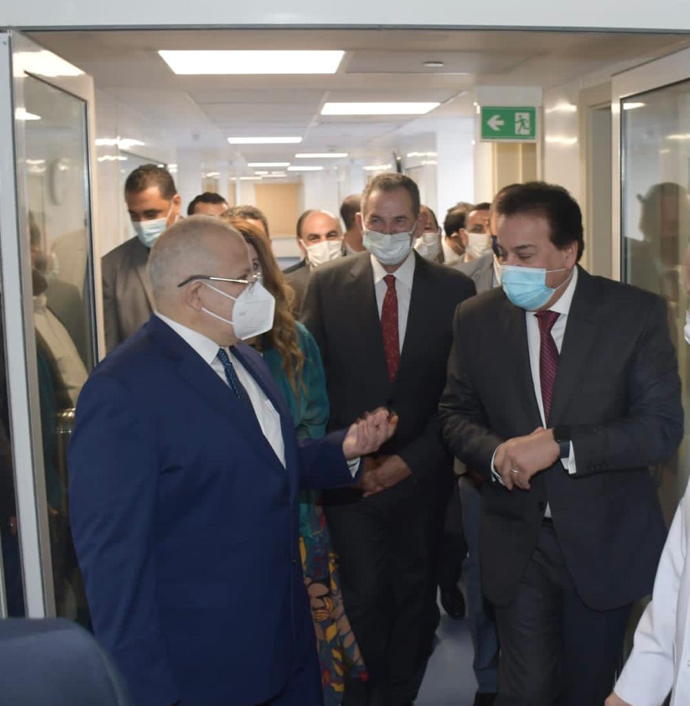 وزير التعليم العالي ورئيس جامعة القاهرة