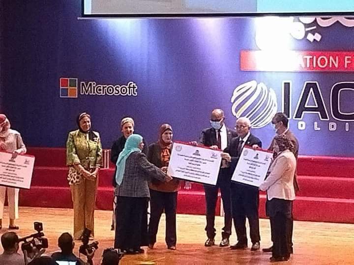 تكريم أفضل 3 معلمين بالفيوم بوزارة التربية والتعليم