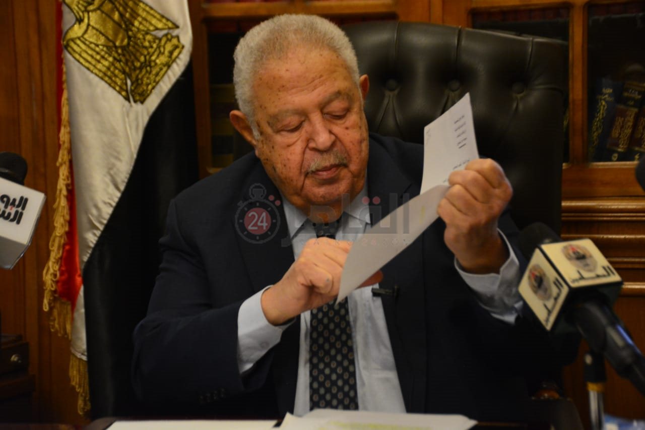 نقيب المحامين