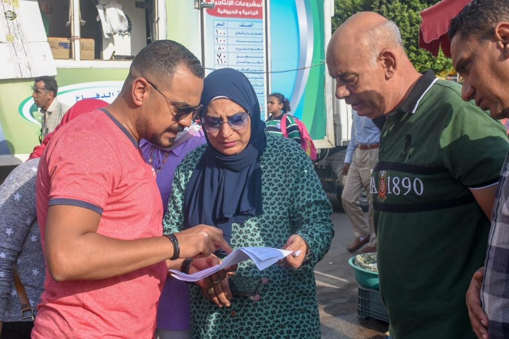 إزالة الإعلانات المخالفة في الإسكندرية 