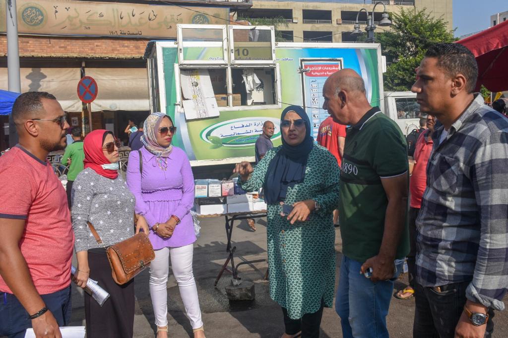 إزالة الإعلانات المخالفة في الإسكندرية 