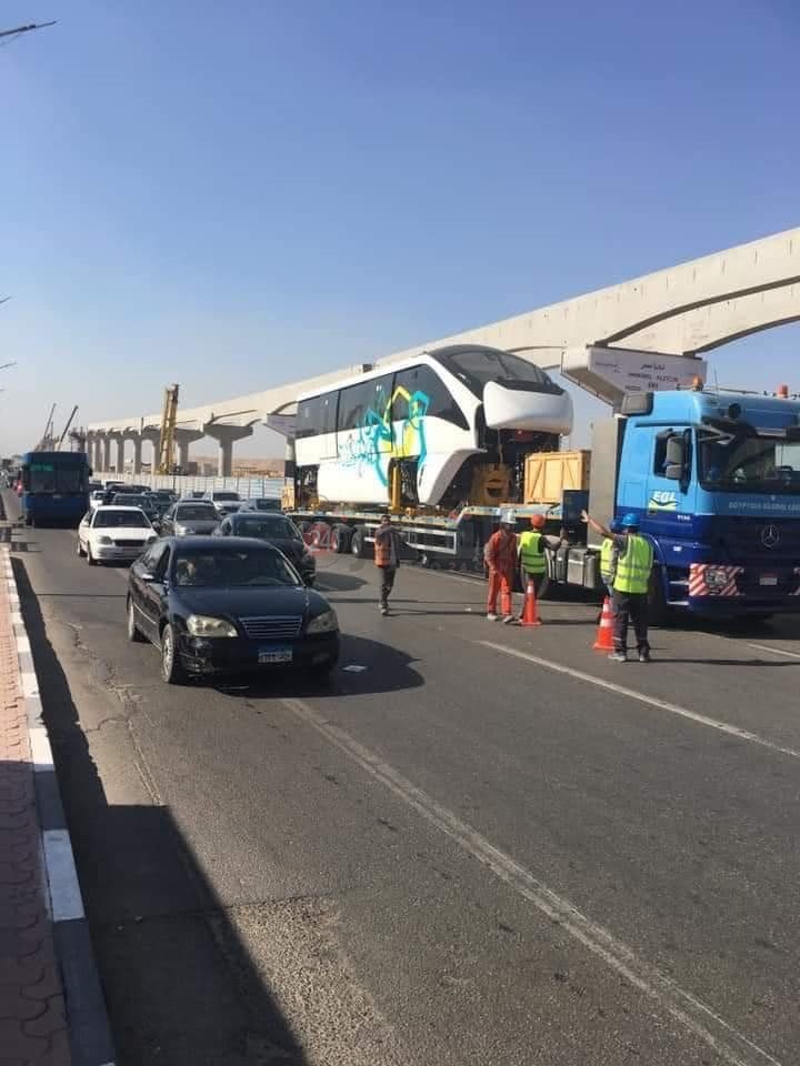 تركيب قطار المونوريل الثانى 