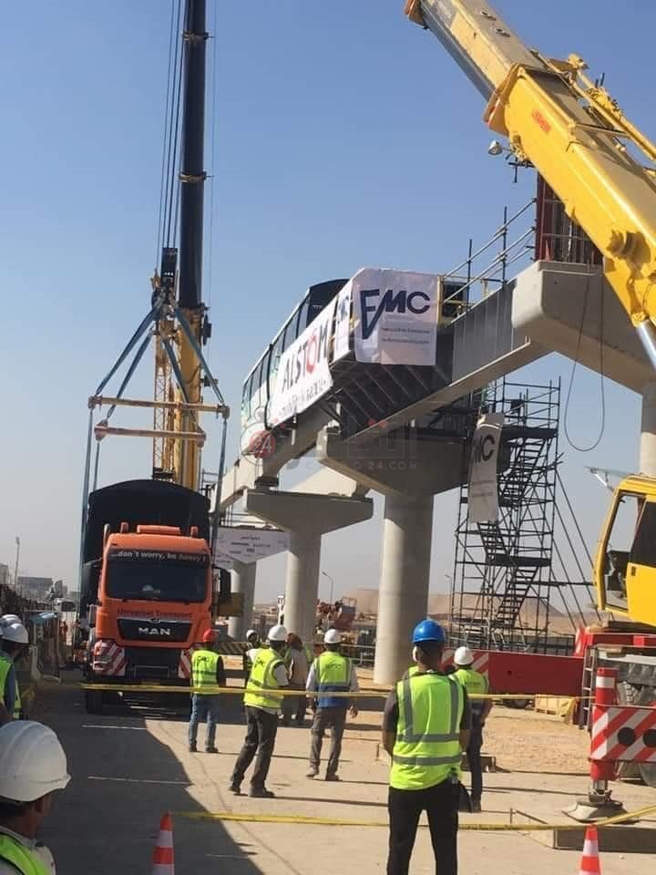 تركيب قطار المونوريل الثانى 