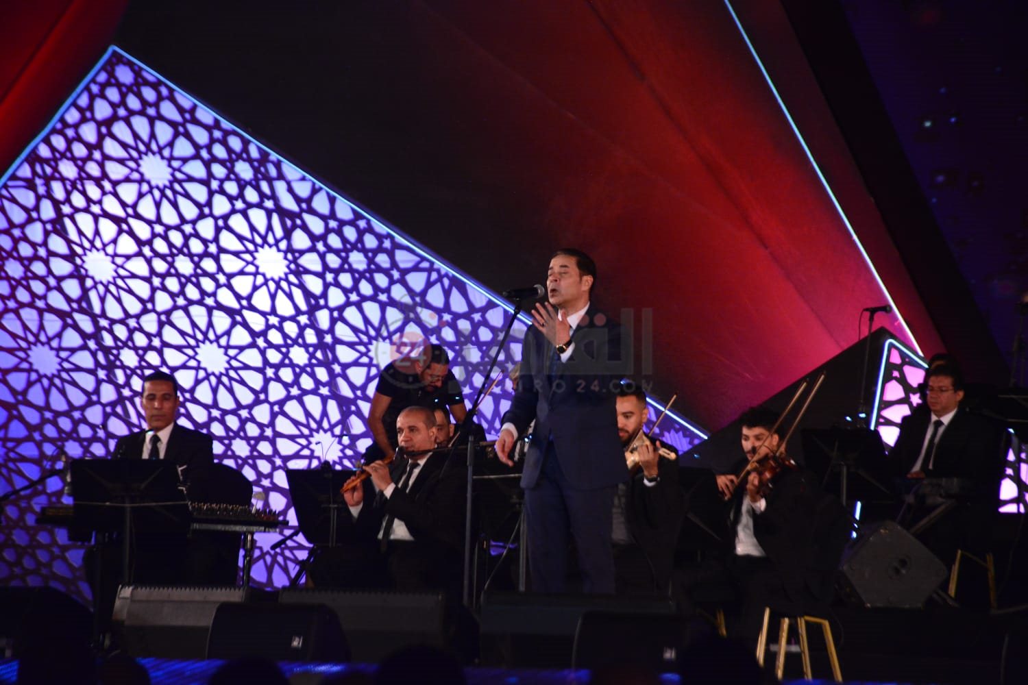 مدحت صالح (7)