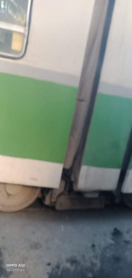 خروج عربة ترام