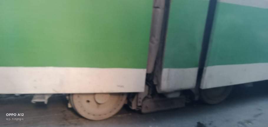 خروج عربة ترام