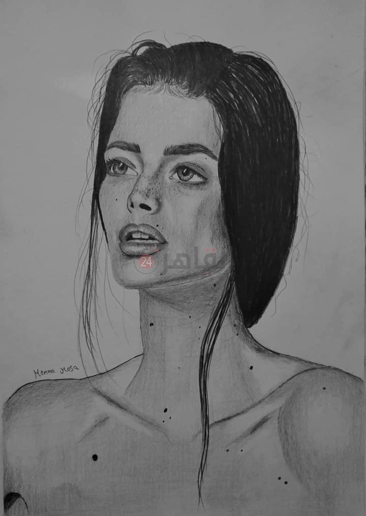 رسم لفتاة بالأبيض والأسود