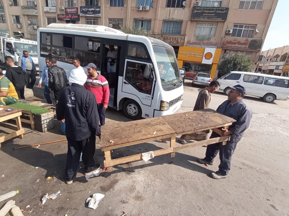 حملة لرفع الإشغالات بالعاشر من رمضان 012