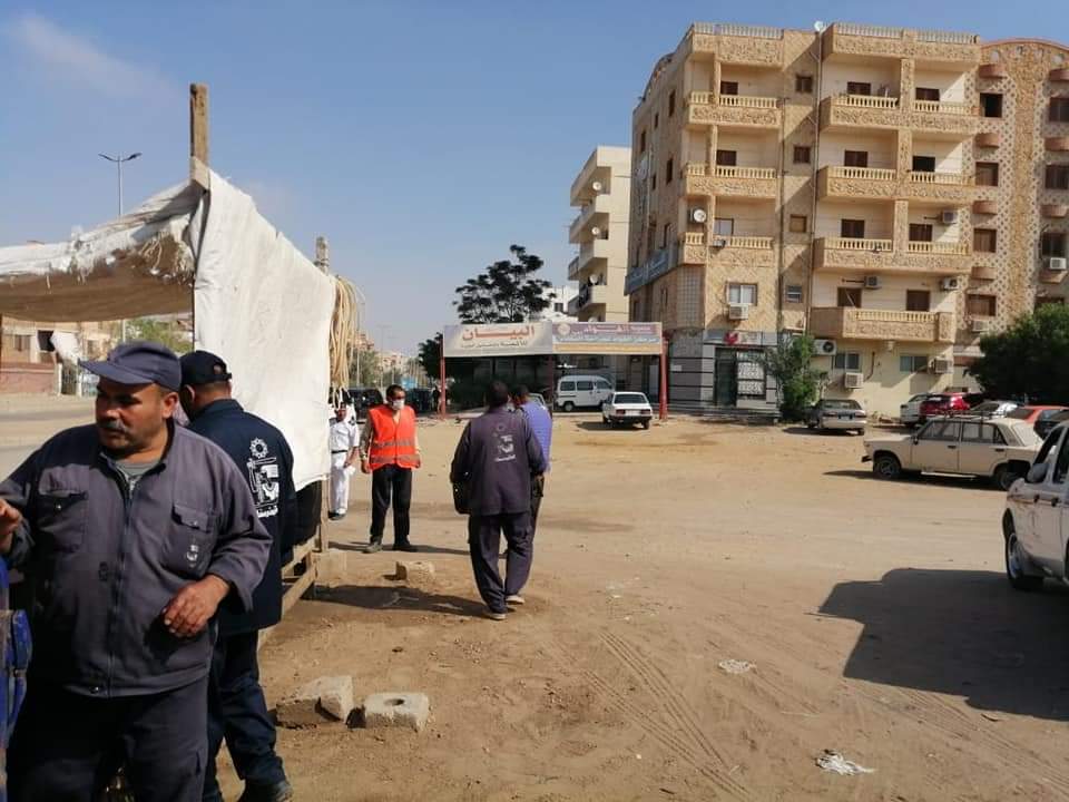 حملة لإزالة الإشغالات بالعاشر من رمضان 01