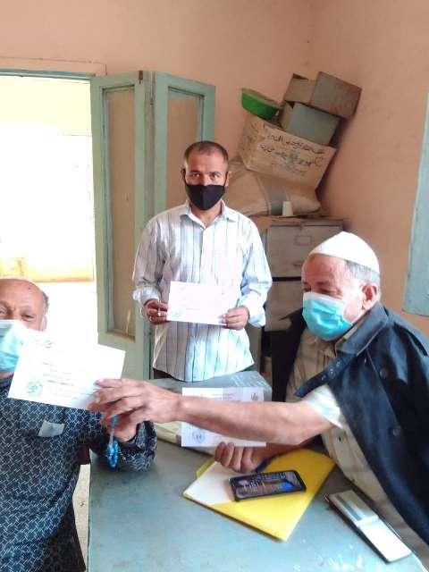 موظفو الشرقية وشهادات التطعيم 03