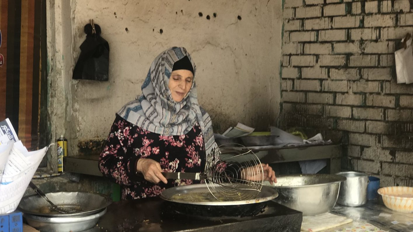  أقدم بائعة فول وطعمية في الدقهلية