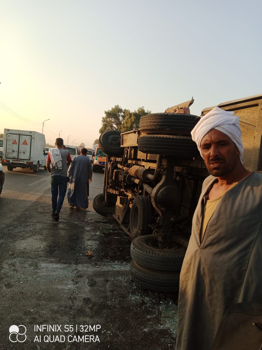  انقلاب اتوبيس نقل ركاب بأسيوط