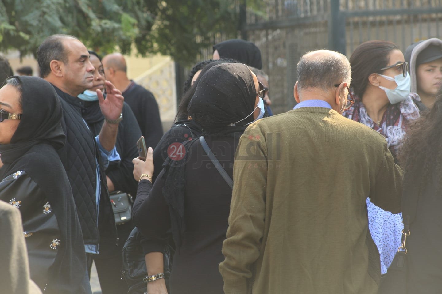 جنازة نجل شقيقة الفنان محمد منير (19)