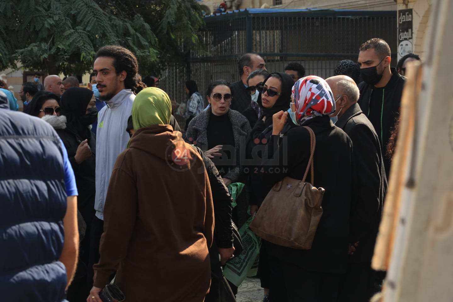 جنازة نجل شقيقة الفنان محمد منير (16)