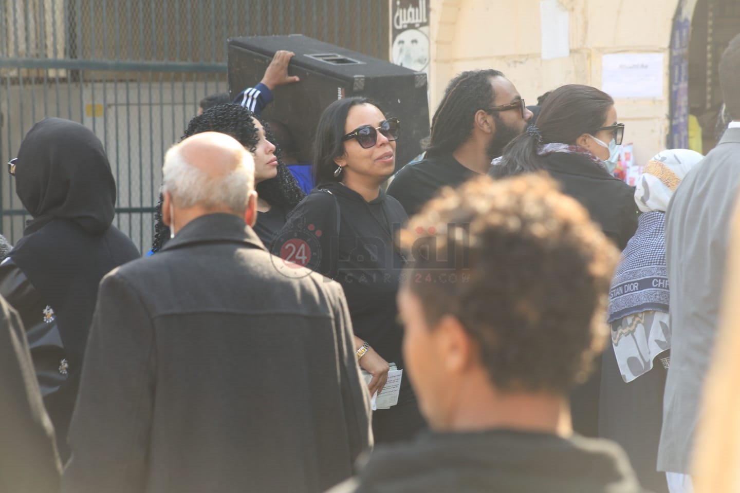 جنازة نجل شقيقة الفنان محمد منير (13)