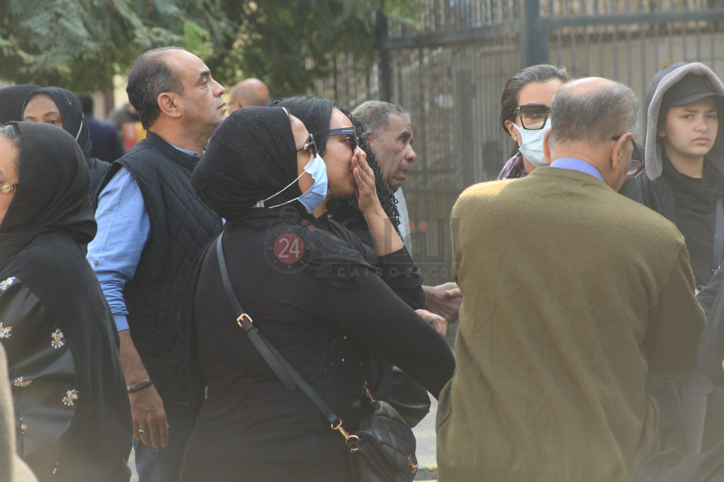 جنازة نجل شقيقة الفنان محمد منير (7)