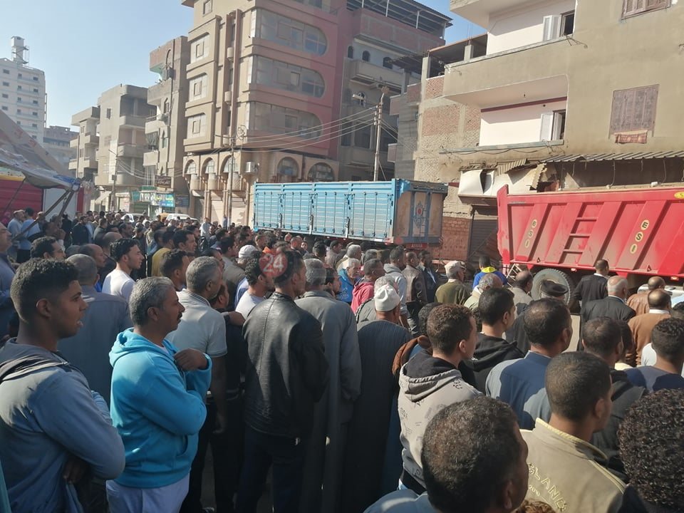 مقطورة تقنحم فرن عيش بالشرقية 02