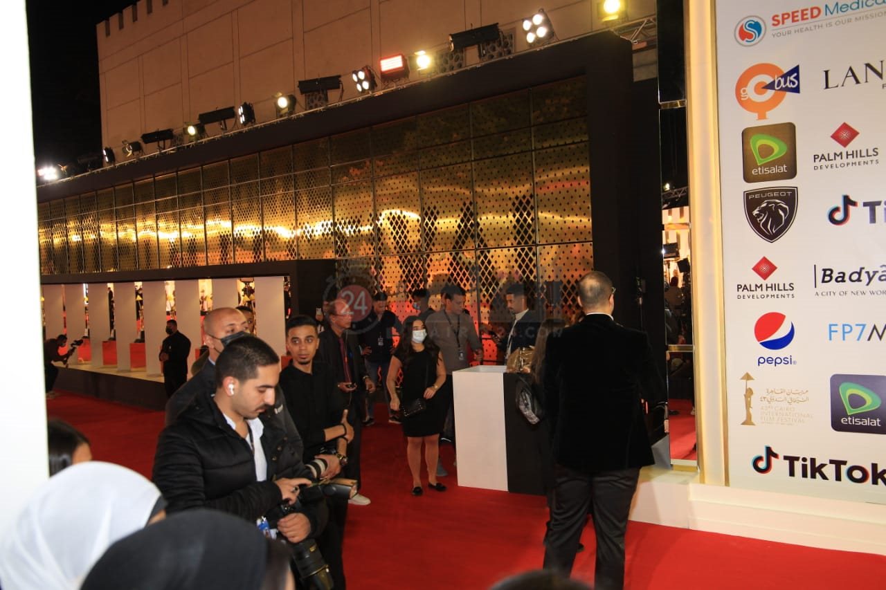 الاستعدادات النهائية لمهرجان القاهرة السينمائي (3)