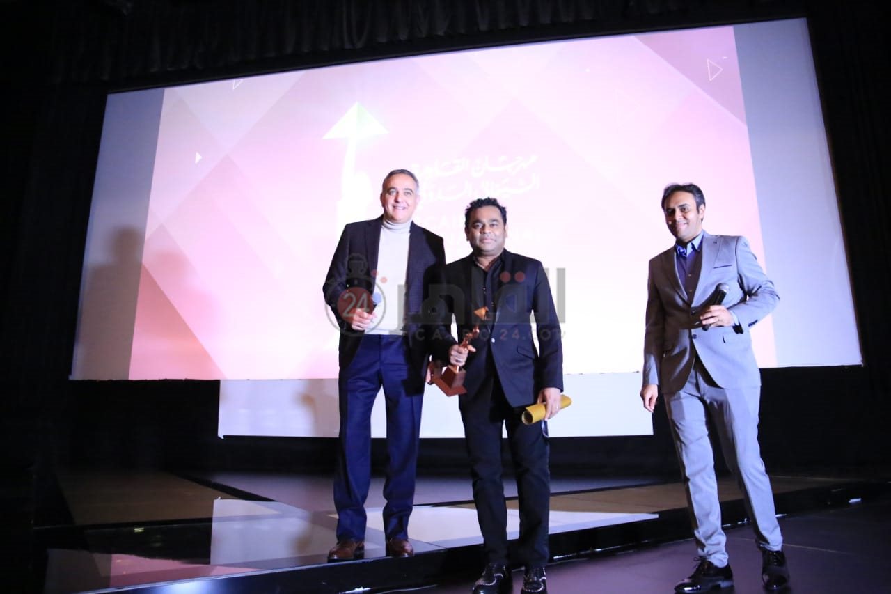 تكريم الموسيقار الهندي أي آر رحمان بمهرجان القاهرة السينمائي (12)