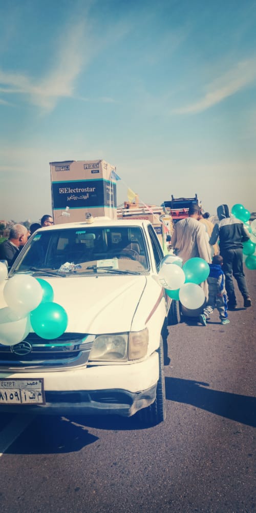 وصول هدية السيدة إنتصار السيسي لأسرتين قابلتهم أثناء زيارتها لقرية شما بالمنوفية