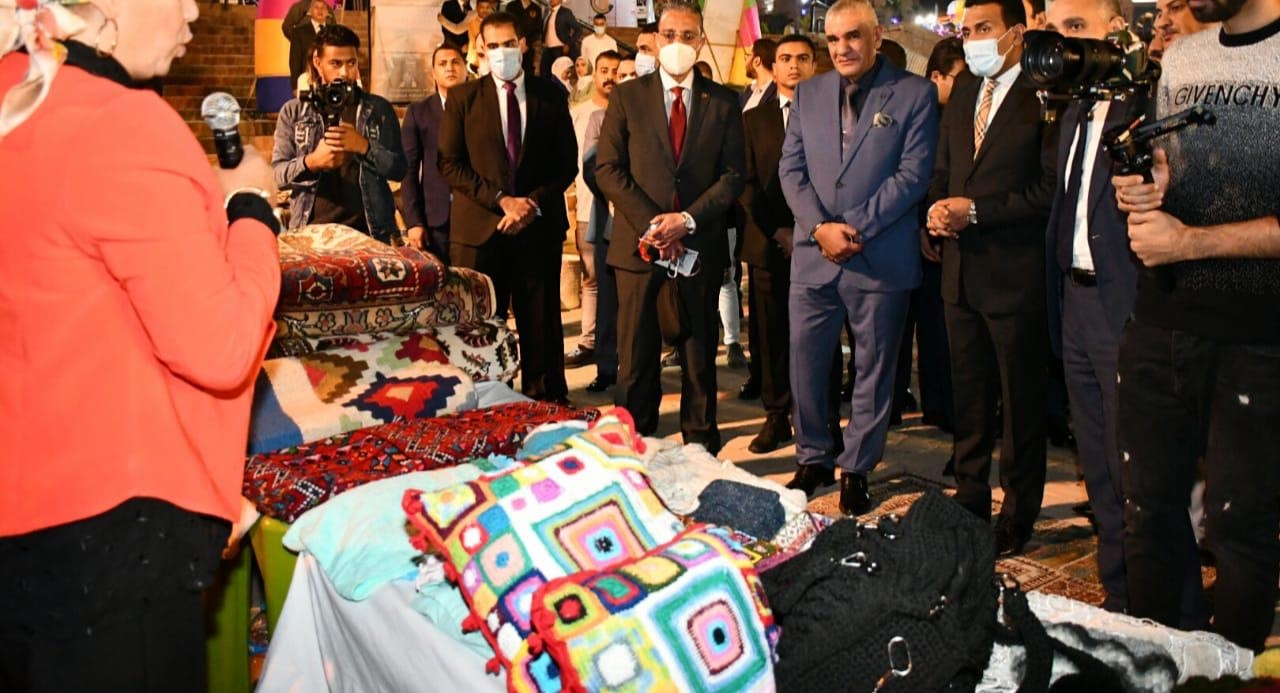 على هامش الحفل الفني