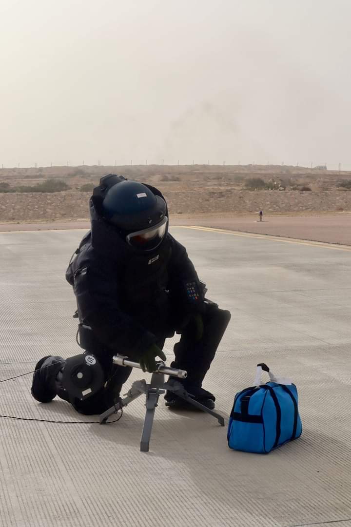 مطار برج العرب يجرى تجربة التعامل مع وجود قنبلة 