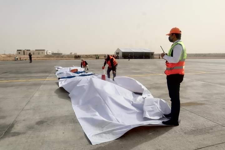 مطار برج العرب يجرى تجربة التعامل مع وجود قنبلة 