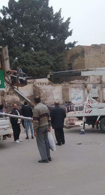 سقوط أعمدة إنارة وأشجار بسبب الطقس السيء في الشرقية 01