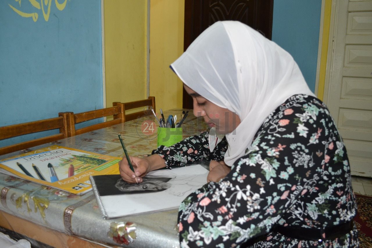 فاطمة بنت الغردقة صاحبة الموهبة الفنية