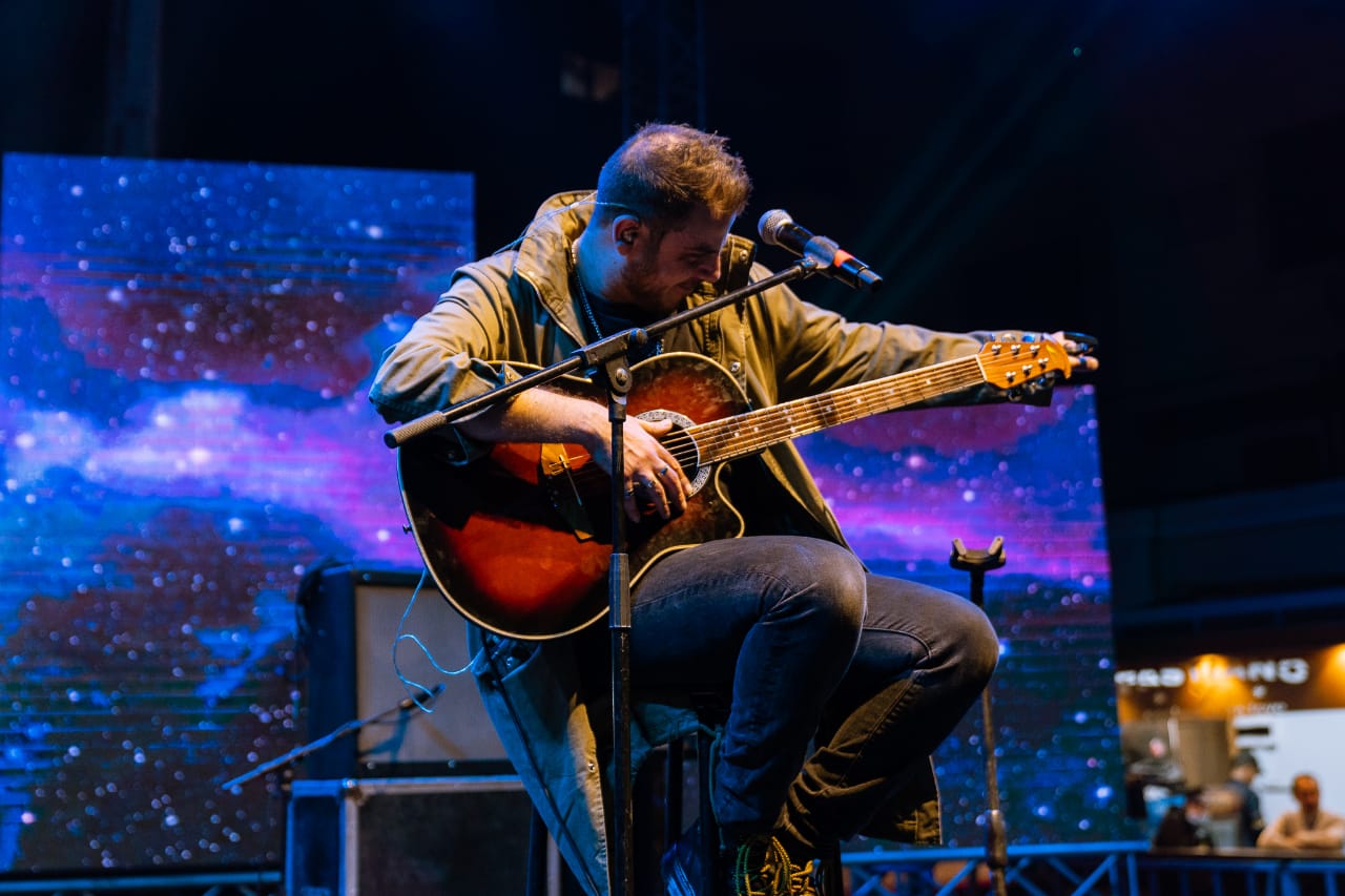 C933C863-E239-4B33-AB0D-3F414570840B